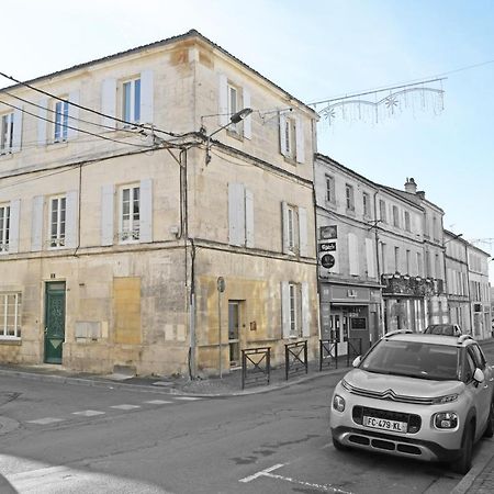 T2 avec verrière situé en hyper centre avec wifi, Netflix, linge, draps, savons et serviettes fournis Cognac Exterior foto
