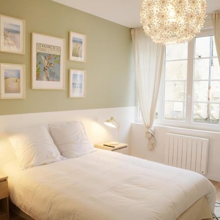 T2 avec verrière situé en hyper centre avec wifi, Netflix, linge, draps, savons et serviettes fournis Cognac Exterior foto