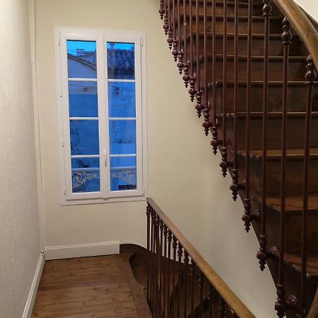 T2 avec verrière situé en hyper centre avec wifi, Netflix, linge, draps, savons et serviettes fournis Cognac Exterior foto